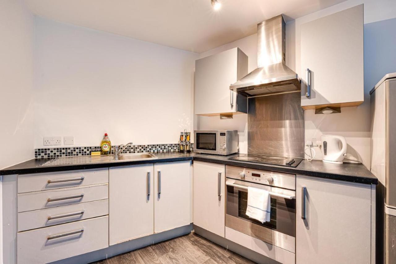 2 Bed Apartment With Balcony Private Parking Near Etihad Stadium, Coop Live 맨체스터 외부 사진