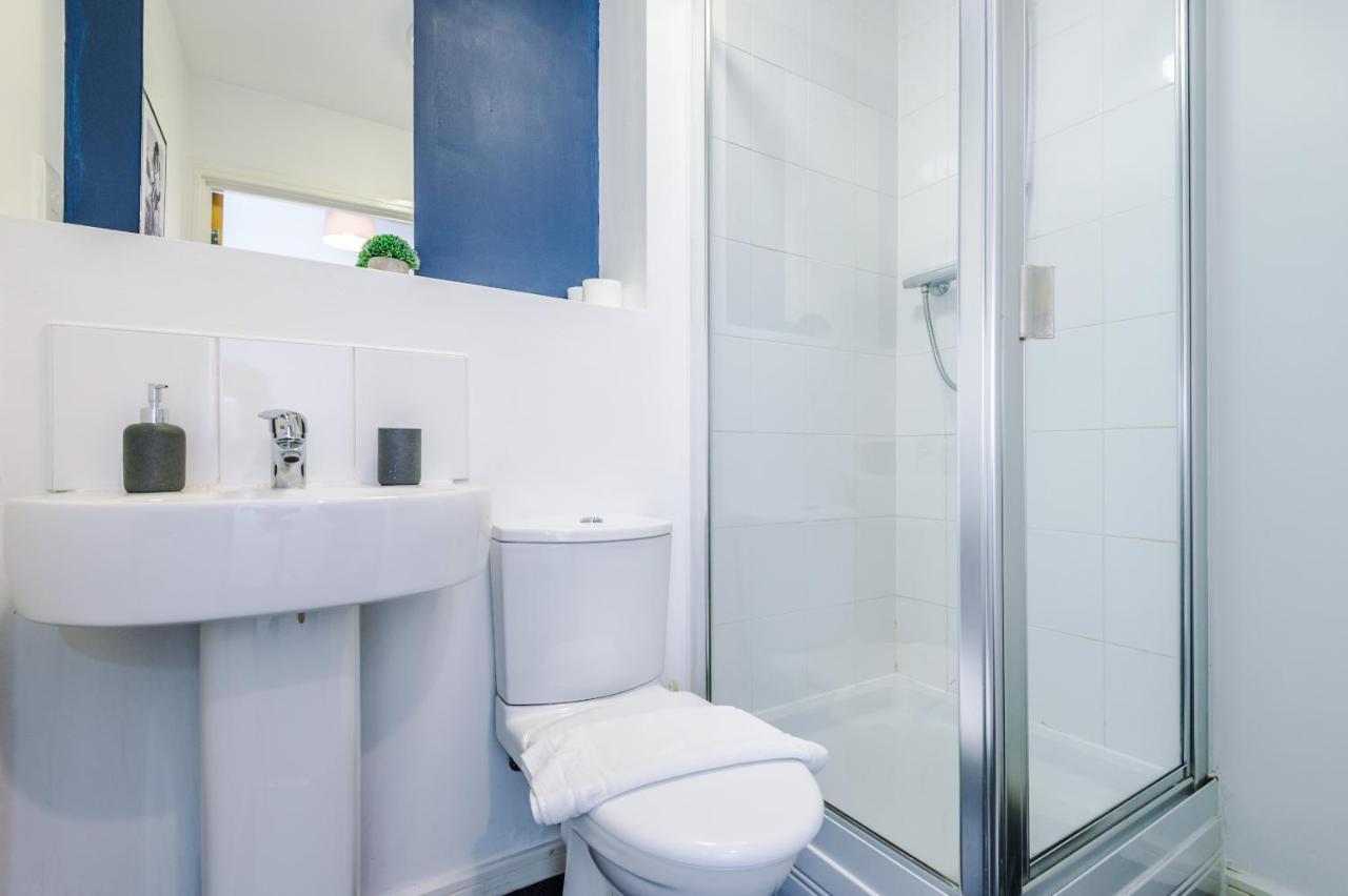 2 Bed Apartment With Balcony Private Parking Near Etihad Stadium, Coop Live 맨체스터 외부 사진