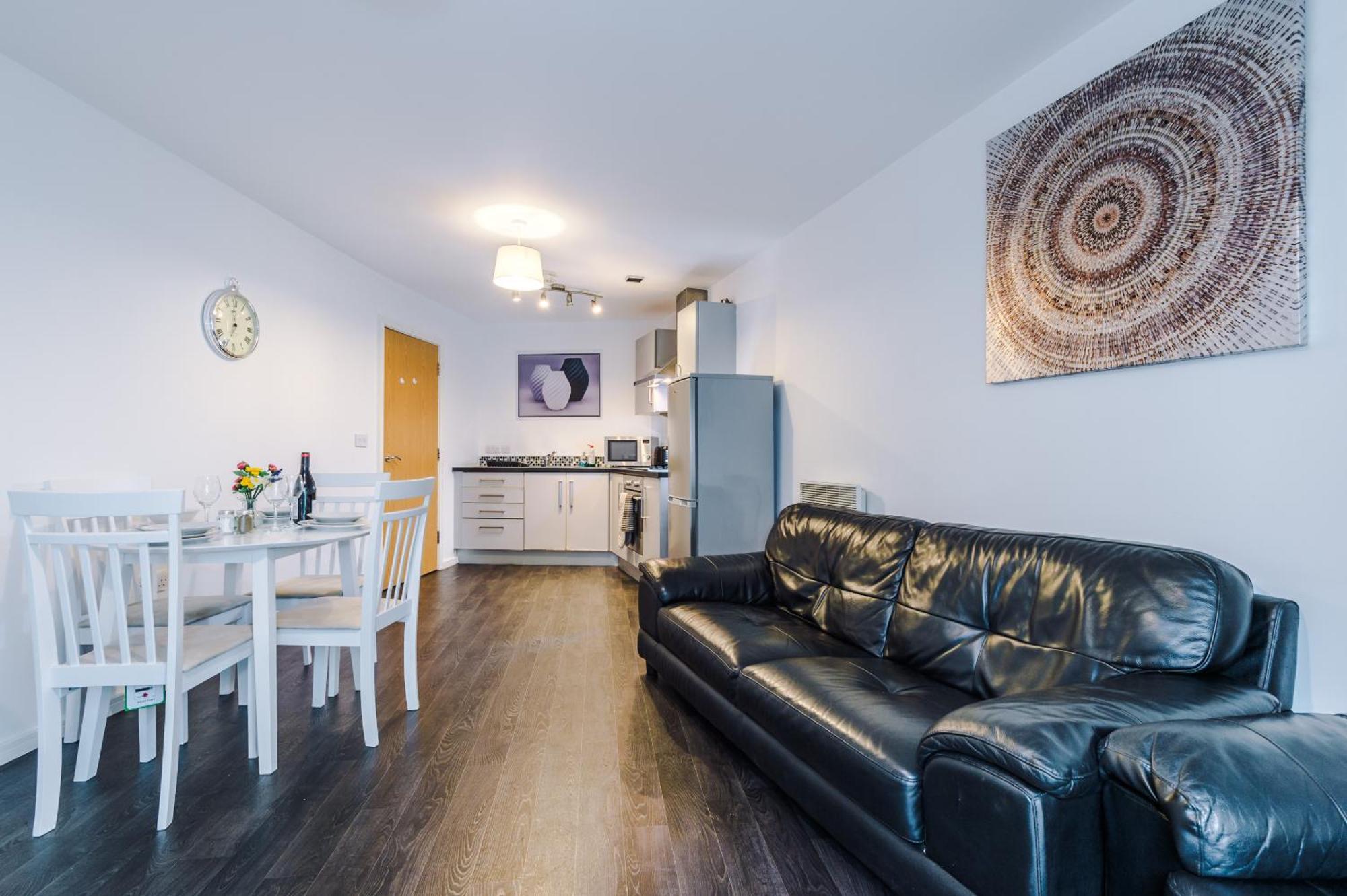 2 Bed Apartment With Balcony Private Parking Near Etihad Stadium, Coop Live 맨체스터 외부 사진