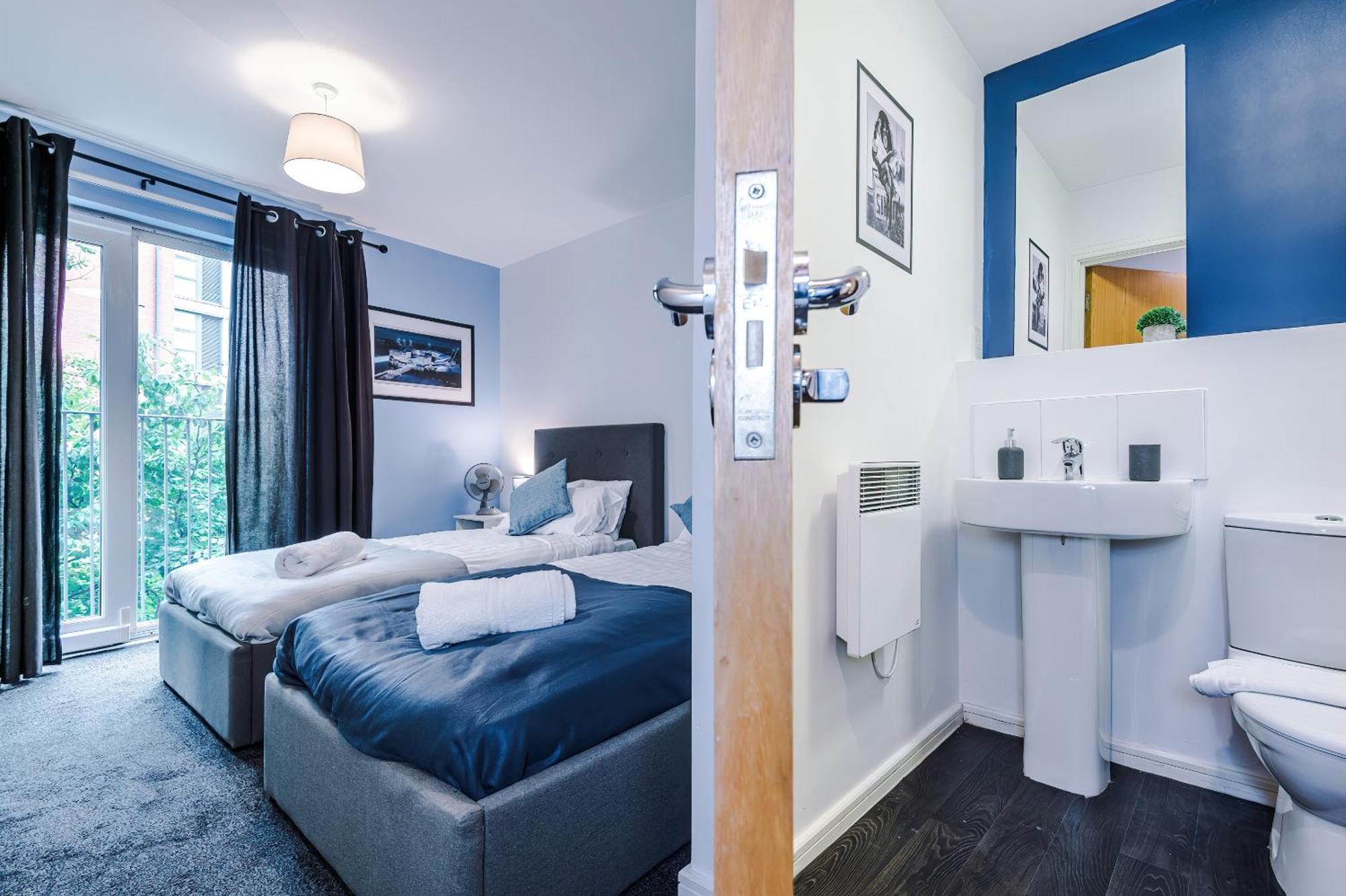 2 Bed Apartment With Balcony Private Parking Near Etihad Stadium, Coop Live 맨체스터 외부 사진